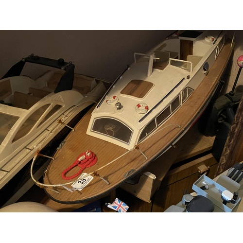 38 - MOTOR CRUISER LENGTH 84CM WIDTH 27CM