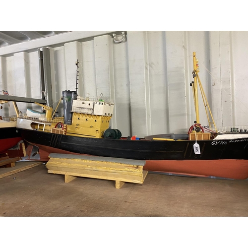 385 - MOTORIZED TRAWLER LARGE WOODEN CONSTRUCTION LENGTH 130CM WIDTH 22CM