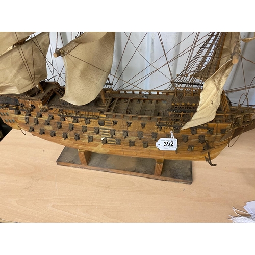 392 - STATIC SAILING SHIP LENGTH 106CM WIDTH 17CM