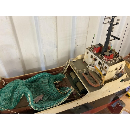 396 - MOTORIZED TRAWLER 