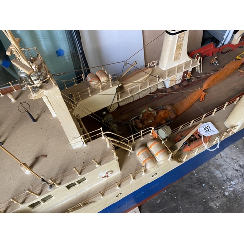 397 - HULL TRAWLER WORKING MODEL LENGTH 156CM WIDTH 32CM