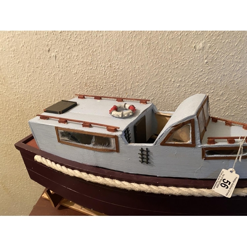 56 - MOTORIZED WOODEN CONSTRUCTION HOME MADE BOAT LENGTH 61CM WIDTH 19CM