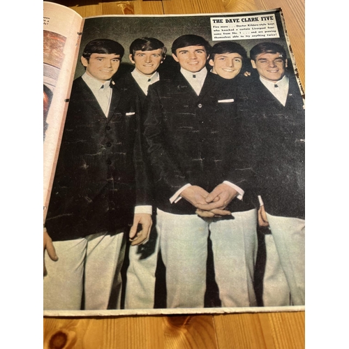 319 - Top boys magazine 1964 original photo a/f