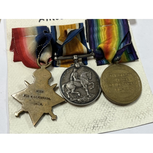 115 - WORLD WAR 1 GROUP NAMED TO 4058 PTE S. SANDERSON LINCS REGIMENT