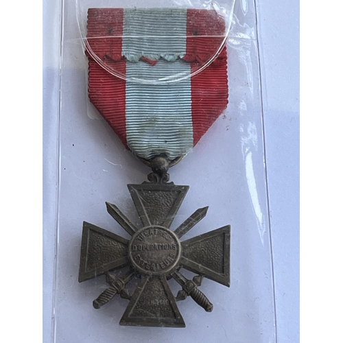 13 - CRIX DE GUERRE FRENCH MEDAL