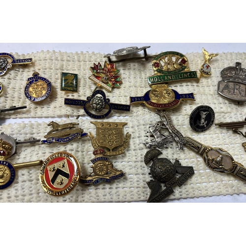 133 - COLLECTION OF OLD BADGES