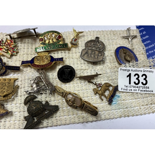 133 - COLLECTION OF OLD BADGES