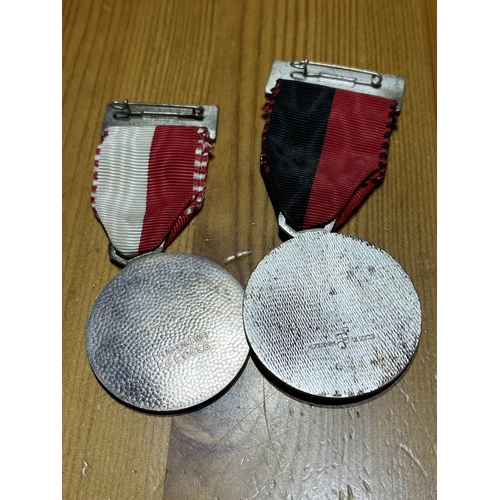 1090 - 2 ASSORTED MEDALS OVERSEAS