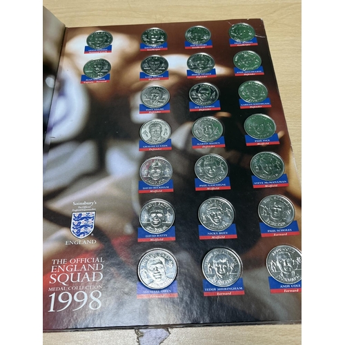 1239 - THE OFFICIAL ENGLAND MEDAL COLLECTION 1998