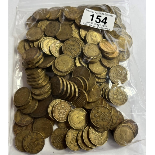 154 - 1KG OF UNSORTED MIXED DATES BRASS 3D COINS