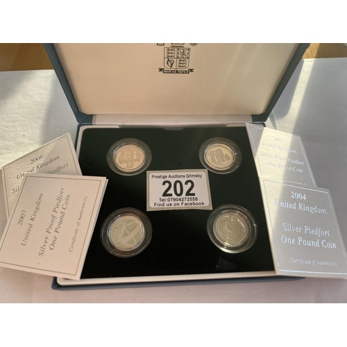 202 - 1 POUND SILVER PROOF PIEDFORT COIN COLLECTION 2004-2006