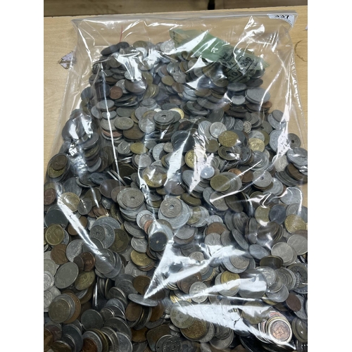 337 - 10KG MIXED WORLD COINAGE