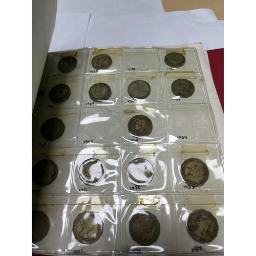 586 - FOLDER OF U.K COINAGE