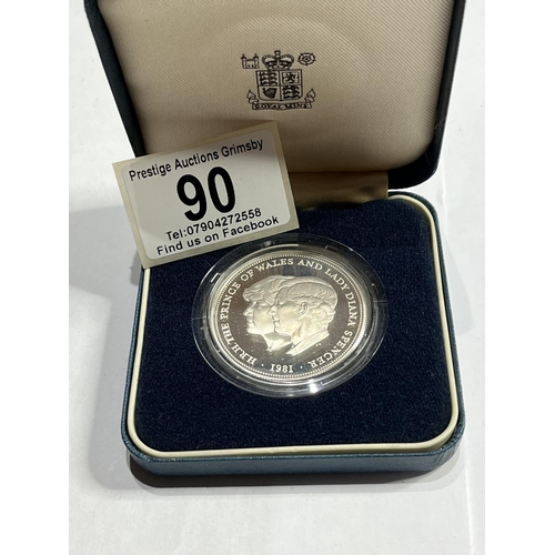 90 - ROYAL MINT Charles & DIANA 1981 SILVER PROOF CROWN