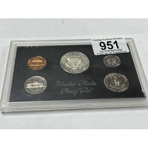 951 - USA PROOF COIN SET