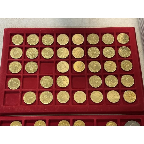 988 - 5 X TRAYS OF COIN COLLECTABLES IN A CASE