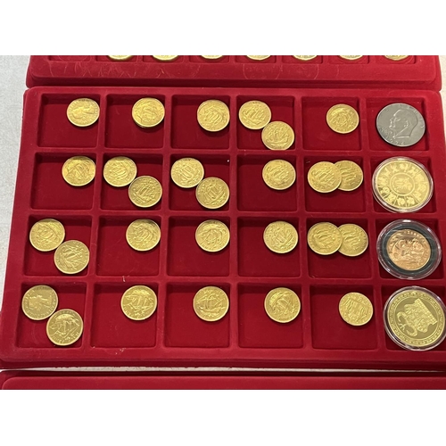 988 - 5 X TRAYS OF COIN COLLECTABLES IN A CASE