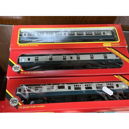 3 - HORNBY RAILWAY OO GAUGE 3 CARRIAGES