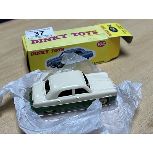 37 - DINKY TOYS FORD ZEPHER SALOON BOXED