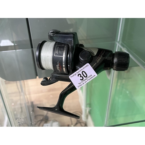 30 - DAIWA LONG CAST SPOOL FISHING REEL