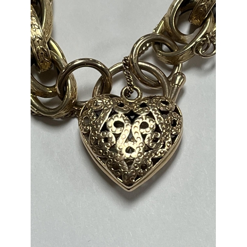 1 - 9CT GOLD TRIPLE LINKED SCROLLED PATTERN BELCHER BRACELET WITH HEART CLASP 7” 19.63 GRAMS