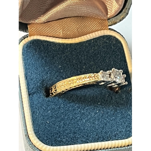 122 - 14CT GOLD TRIO DIAMOND RING WITH 3 VERY NICE DIAMONDS & UNUSUAL DESIGN RING SIZE N 5.73 GRAMS