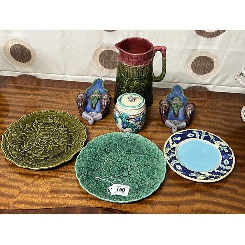 160 - SMALL GROUP OF MAJOLICA & MAJOLICA STYLE ITEMS WITH SOME NICE COLOURS