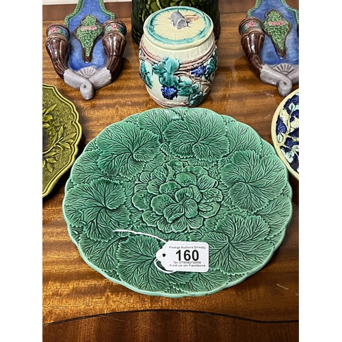 160 - SMALL GROUP OF MAJOLICA & MAJOLICA STYLE ITEMS WITH SOME NICE COLOURS