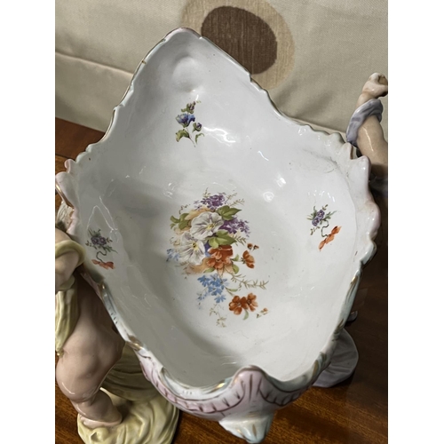 164 - STUNNING ANTIQUE CENTRE PIECE FRUIT BOWL OF 2 CHERUBS HOLDING THE BOWL. VERY NICE COLOURS AND BACK S... 