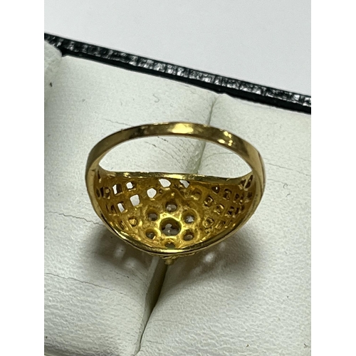 2 - 22CT GOLD RING WITH CLEAR STONES SIZE N 4.72 GRAMS