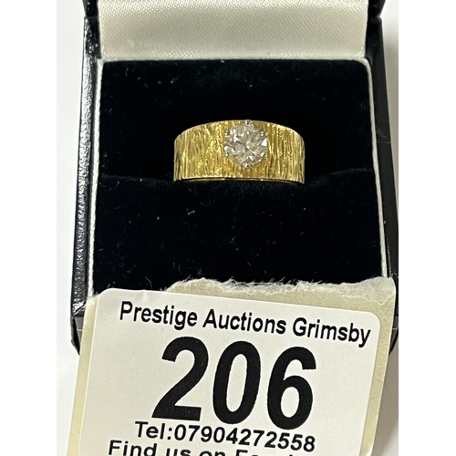 206 - 1970’S 18CT GOLD & SINGLE DIAMOND RING SIZE J 6.2 GRAMS THIS HAS A NICE SIZED DIAMOND