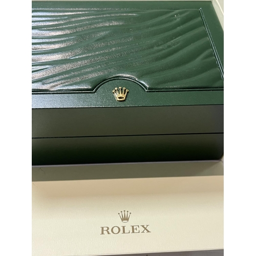 214 - ROLEX SUBMARINER 1000M/300M SUPERLATIVE CHRONOMETER ORIGINAL WRISTWATCH. IN VERY GOOD WORKING ORDER ... 