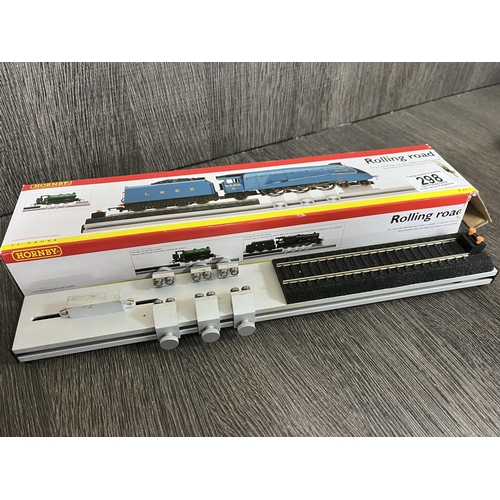 298 - HORNBY R8211 ROLLING ROAD