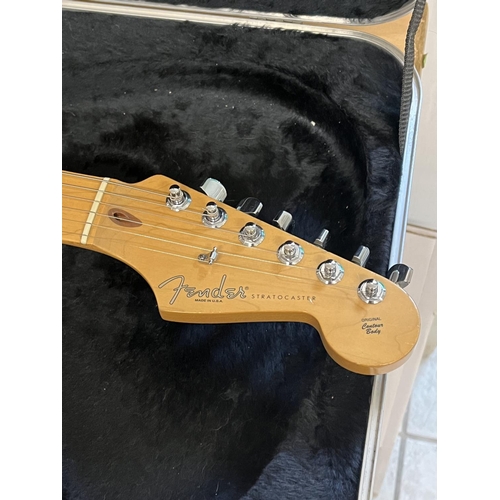 67 - USA FENDER STRATOCASTER ELECTRIC GUITAR WITH ORIGINAL FENDER HARD CASE, SHOULDER STRAP & OWNERS MANU... 