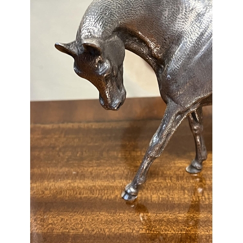 68 - STERLING SILVER HORSE 576 GRAMS 18CM WIDE BY 105CM TALL