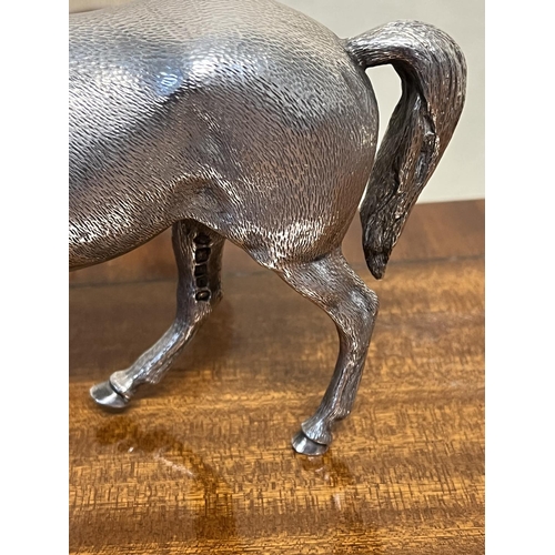 68 - STERLING SILVER HORSE 576 GRAMS 18CM WIDE BY 105CM TALL