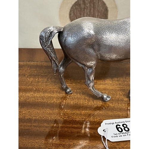 68 - STERLING SILVER HORSE 576 GRAMS 18CM WIDE BY 105CM TALL