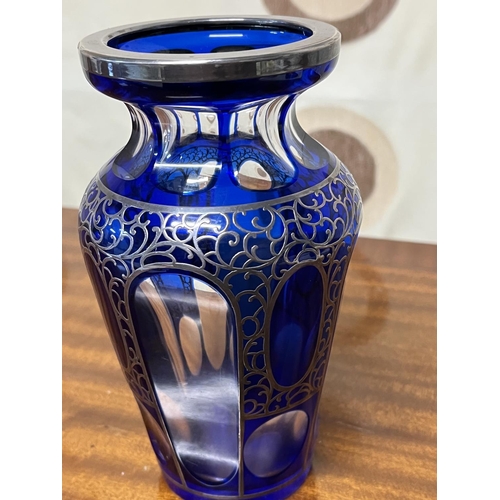 79 - STUNNING ART ECO BLUE GLASS VASE 17CM TALL 10CM WIDE