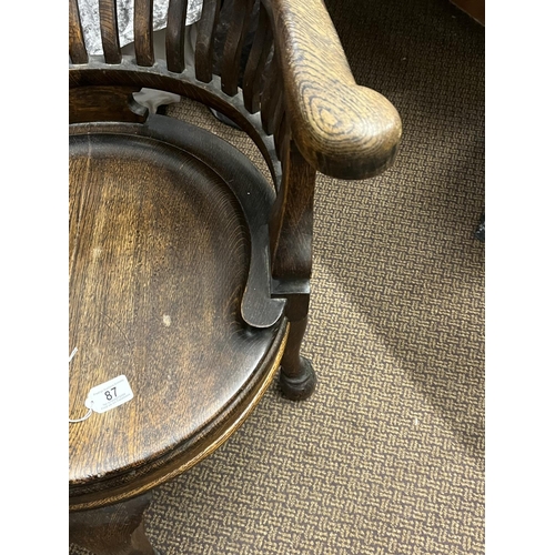 87 - GOOD QUALITY ANTIQUE SOLID WOOD REVOLVING DESK CHAIR RAISED BACK WITH SHAPED SPINDLES