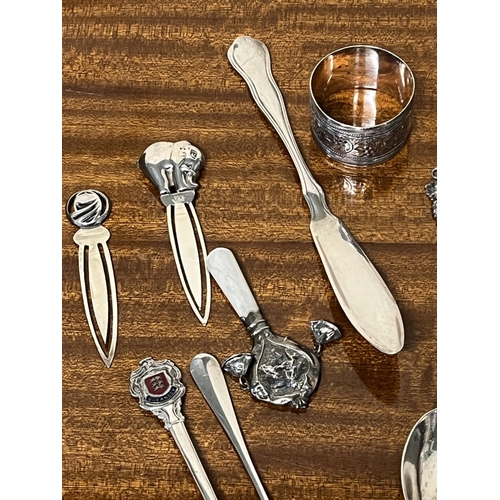 93 - SILVER ASSORTMENT WEIGHING 238 GRAMS INCLUDES BOOKMARKS, NAPKIN RINGS, SPOONS, HAT PINS ETC