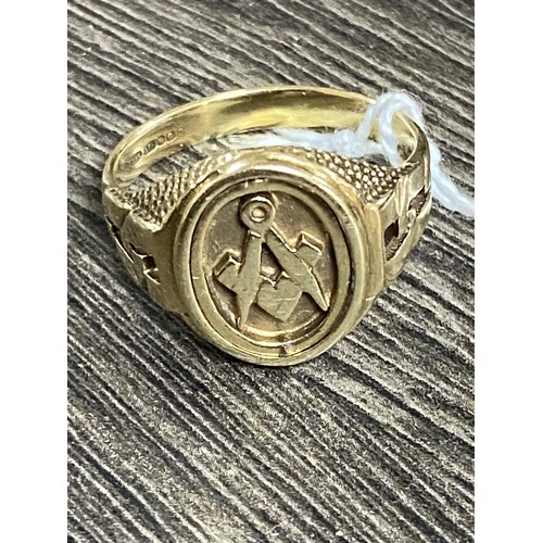 205 - STUNNING 9CT GOLD MASONIC SWIVEL RING AND NICE PATTERN 6 GRAMS OF GOLD AND A SIZE V