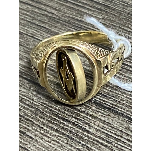 205 - STUNNING 9CT GOLD MASONIC SWIVEL RING AND NICE PATTERN 6 GRAMS OF GOLD AND A SIZE V