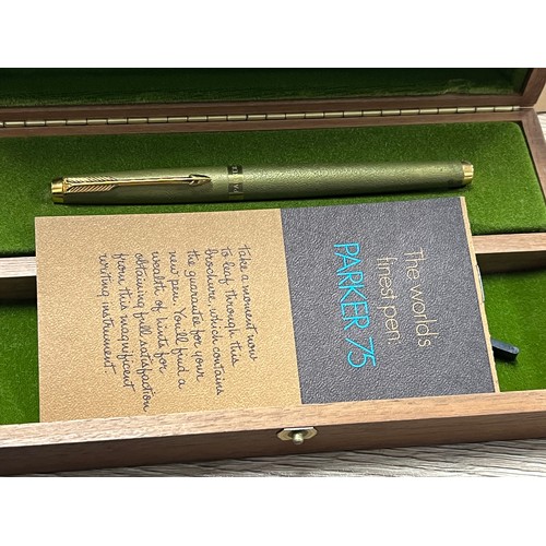 57 - PARKER 75 RMS QUEEN ELIZABETH LTD EDITION FOUNTAIN PEN BOXED WITH PAPERS MADE FROM RECLAIMED BRASS F... 