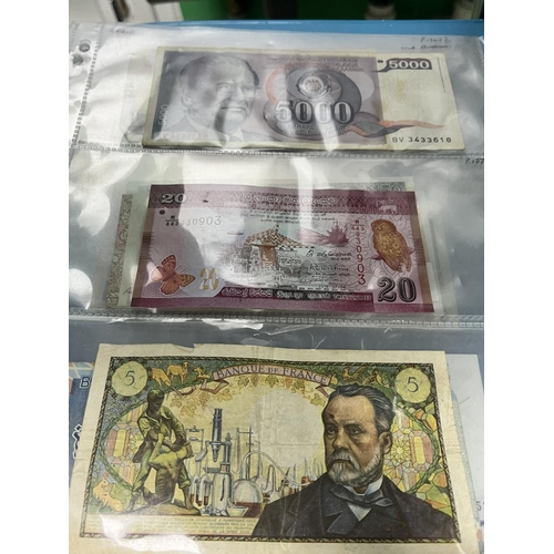 118 - ALBUM OF UNCIRCULATED BANKNOTES WORLDWIDE ALL DIFFERENT