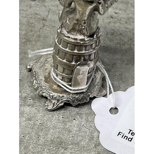 216 - STERLING SILVER MENU HOLDER 65.54G (DRUMMER BOY)