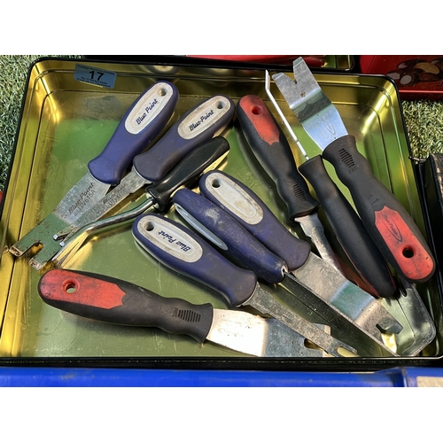 17 - 10 ASSORTED BLU POINT PANEL TRIMMING TOOLS