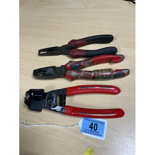 40 - VARIOUS WIRE STRIPPERS INCLUDING SNAP ON