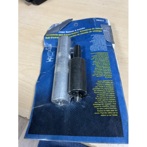 57 - 2 X BLU POINT SMALL VALVE KEEPER REMOVER & INSTALLER (GA317)