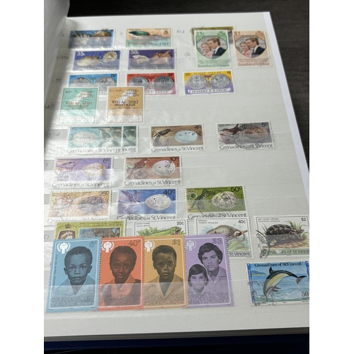 133 - 5 X STAMP ALBUMS GRENADINES OF ST VINCENT, INDONESIA, GREECE, GRENADA, GRENADINES OF GRENADA