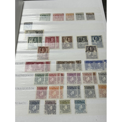 141 - 5 X STAMP ALBUMS GUINEA, ROMANIA, NICARAGUA, NIGERIA, PAKISTAN